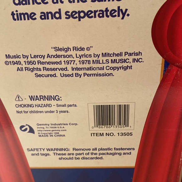 Dancing Claus Couple Figurines - Picture 4 of 12